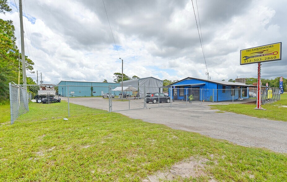 7397 S Suncoast Blvd, Homosassa, FL à louer - Photo de l’immeuble – Image 2 sur 12