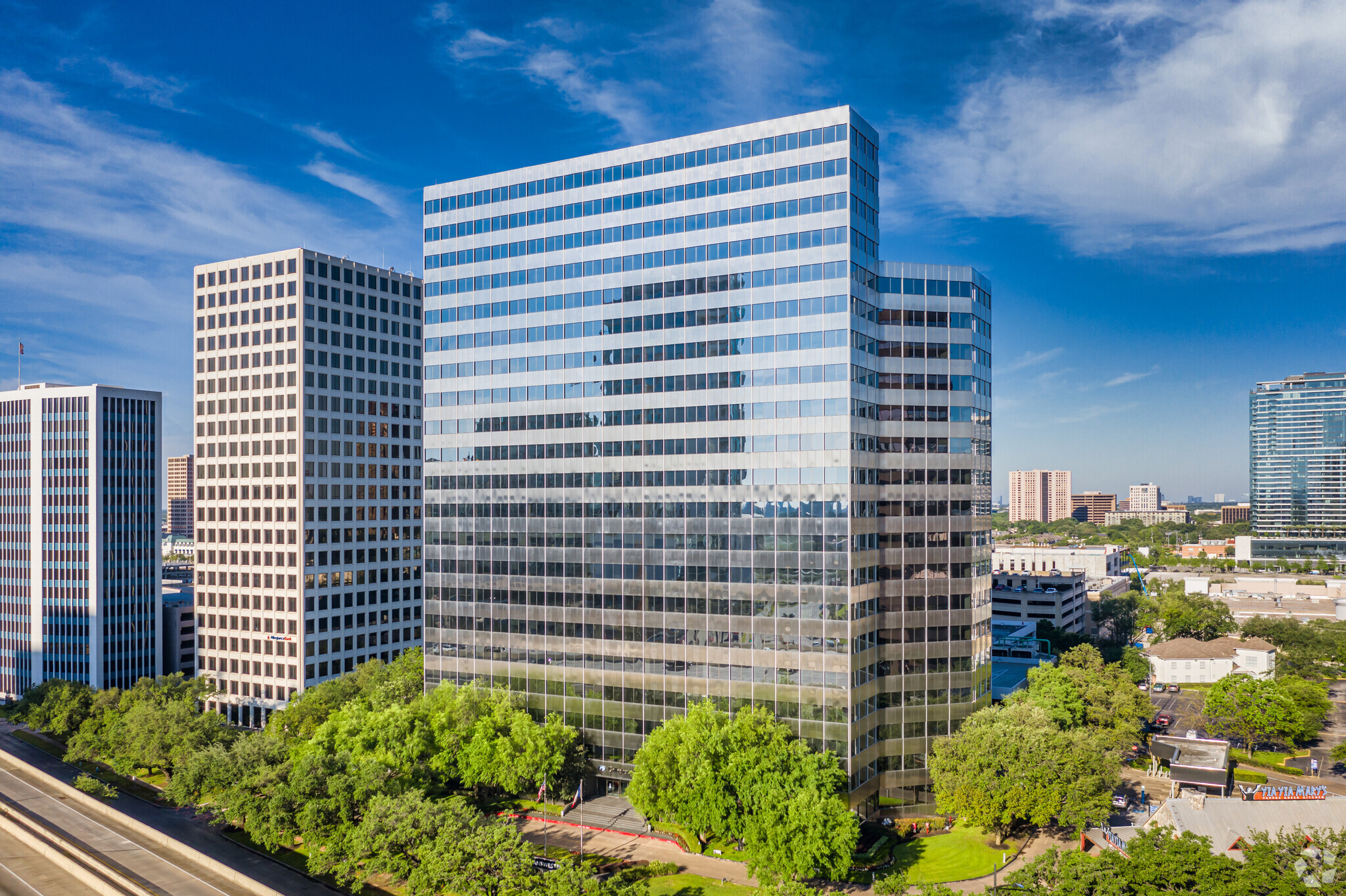 1900 West Loop S, Houston, TX à louer Photo de l’immeuble– Image 1 sur 17
