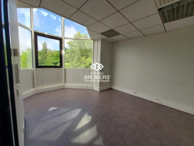 Bureau dans Annecy à vendre - Photo de l’immeuble – Image 3 sur 6