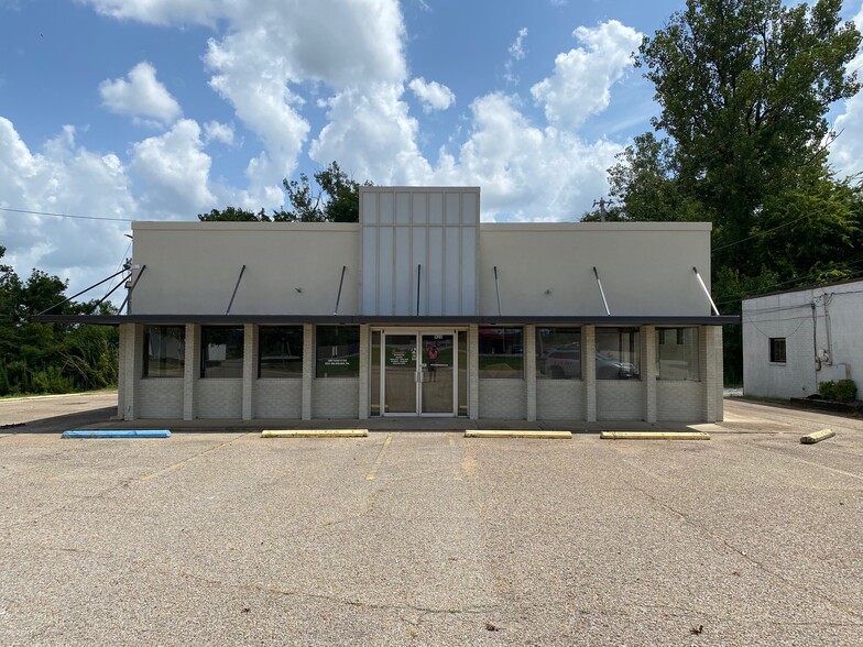 920 S Gloster St, Tupelo, MS à louer - Photo de l’immeuble – Image 1 sur 11