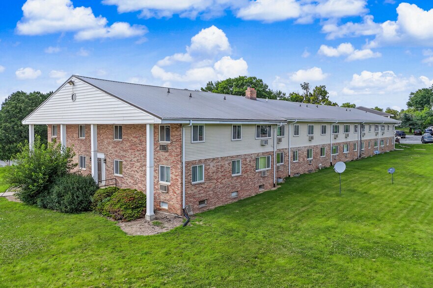 765-791 Russell Rd, Waterloo, IA à vendre - Photo de l’immeuble – Image 2 sur 7
