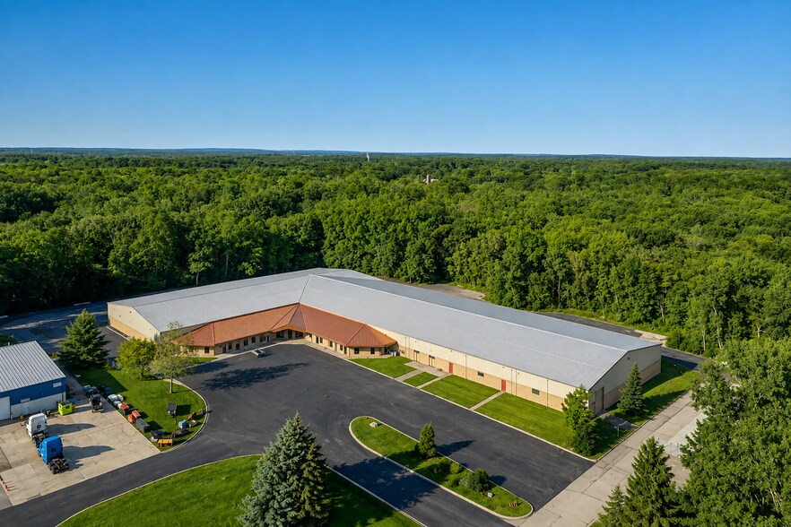 10505 Plaza Dr, Whitmore Lake, MI à louer - Photo de l’immeuble – Image 3 sur 6