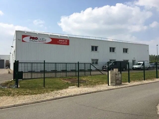 Bureau dans Les Villages Vovéens à louer - Photo de l’immeuble – Image 2 sur 16