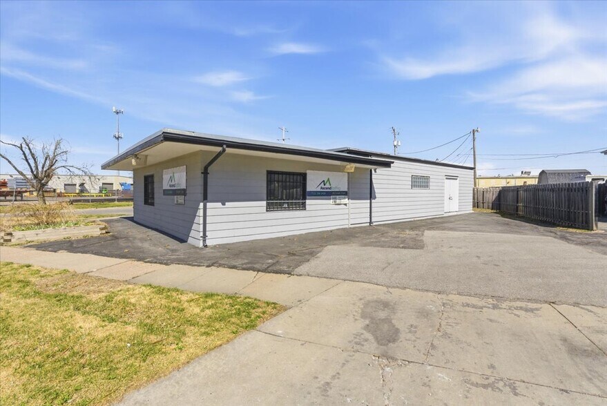 1824 2nd Ave, Council Bluffs, IA à louer - Photo de l’immeuble – Image 3 sur 32