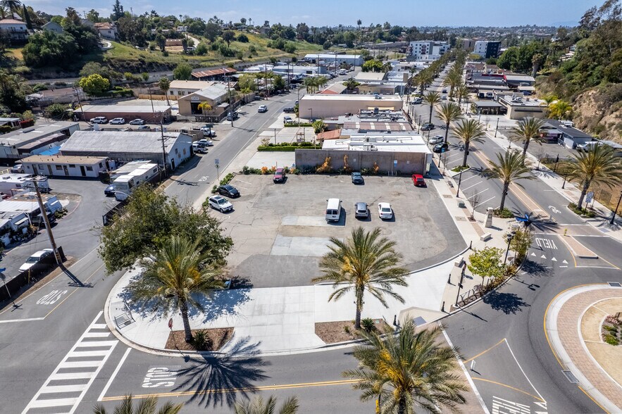 745 S Santa Fe Ave, Vista, CA à vendre - Photo de l’immeuble – Image 2 sur 14
