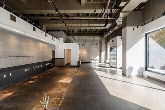 401-425 SW Morrison St, Portland, OR à louer Photo intérieure– Image 2 sur 9