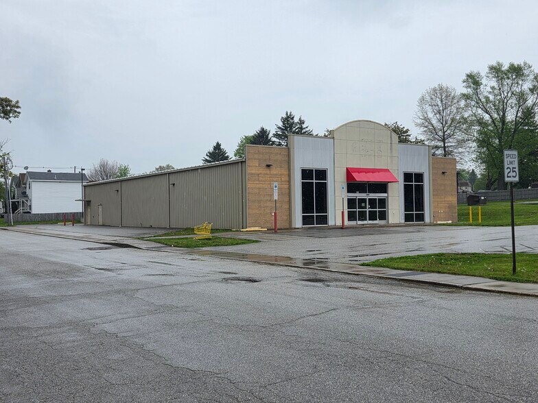 100 E State St, Albion, PA à vendre - Photo de l’immeuble – Image 2 sur 12