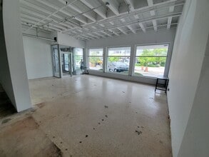 2751 N Miami Ave, Miami, FL à louer Photo intérieure– Image 1 sur 5