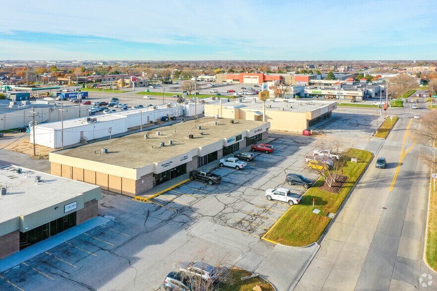 10701-10719 Mockingbird Dr, Omaha, NE à louer - Photo de l’immeuble – Image 3 sur 6