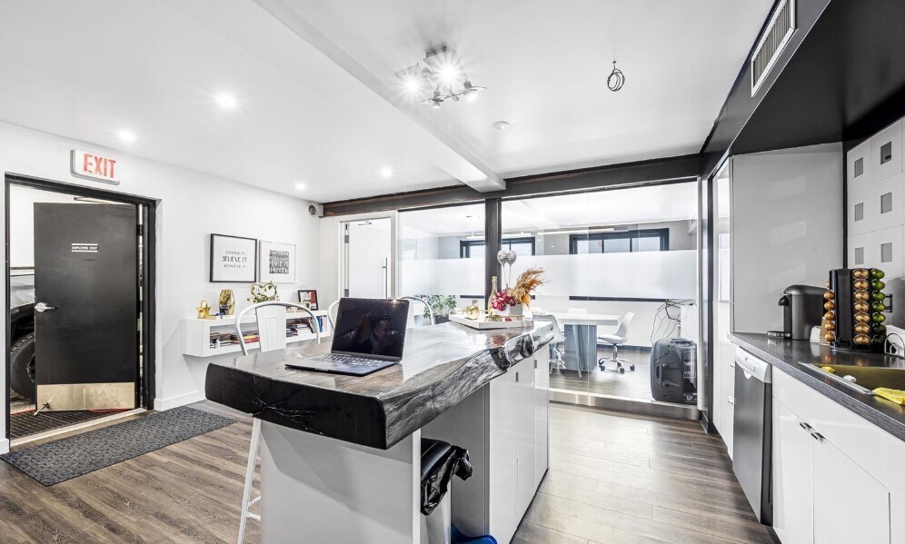 12920 156 St NW, Edmonton, AB T5V 1E9 - Lot 2 -  - Photo intérieure - Image 1 of 12