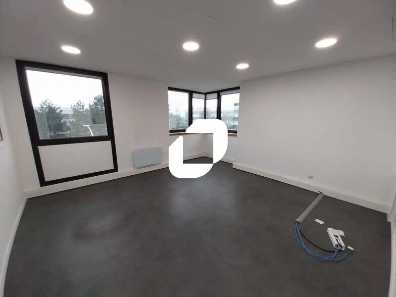Bureau dans Chatou à vendre - Photo de l’immeuble – Image 3 sur 8
