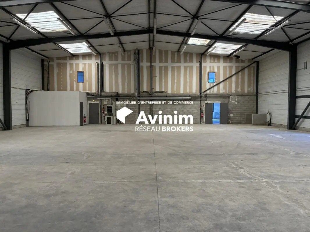 Industriel/Logistique dans Aix-en-Provence à louer Photo de l’immeuble– Image 1 sur 14