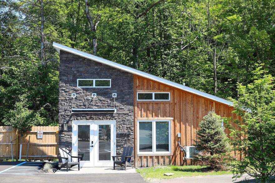 6881 NY-242, Ellicottville, NY à vendre - Photo de l’immeuble – Image 3 sur 50