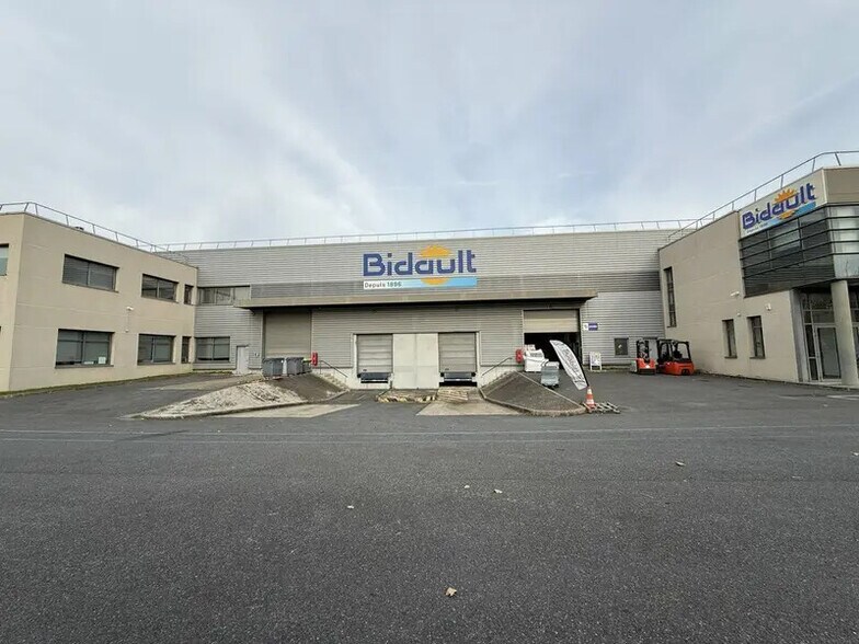 Industriel/Logistique dans Gennevilliers à louer - Photo de l’immeuble – Image 3 sur 12