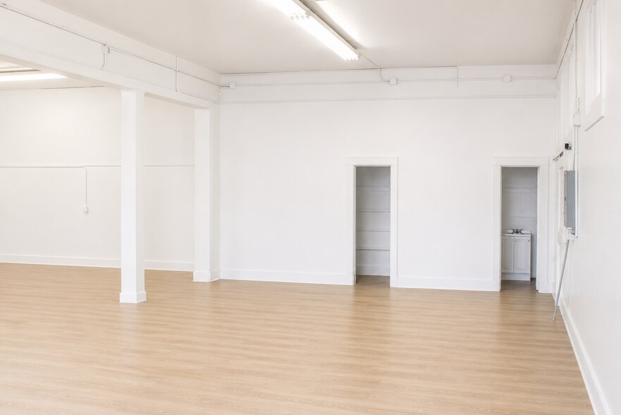 10875 Venice Blvd, Los Angeles, CA à louer - Photo de l’immeuble – Image 3 sur 6
