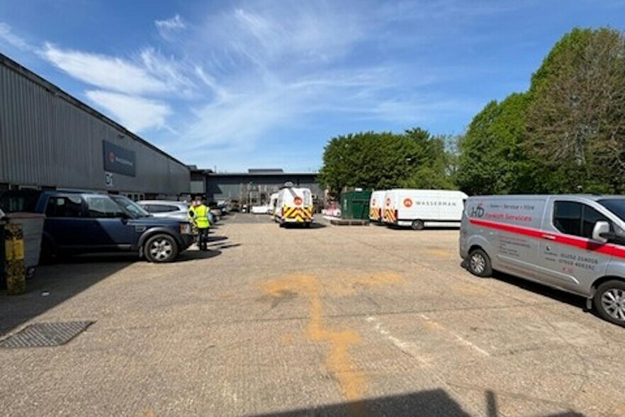 Grafton Way, Basingstoke à louer - Photo de l’immeuble – Image 3 sur 4