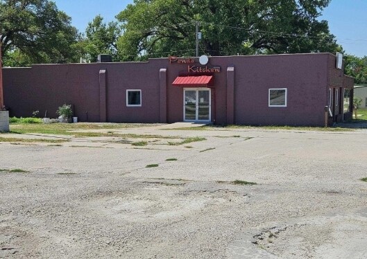 201 W Trapp St, Herington, KS à vendre - Photo de l’immeuble – Image 3 sur 6