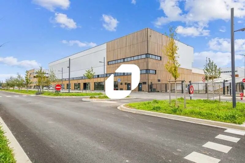 Local commercial dans Tremblay-en-France à louer - Photo de l’immeuble – Image 2 sur 35