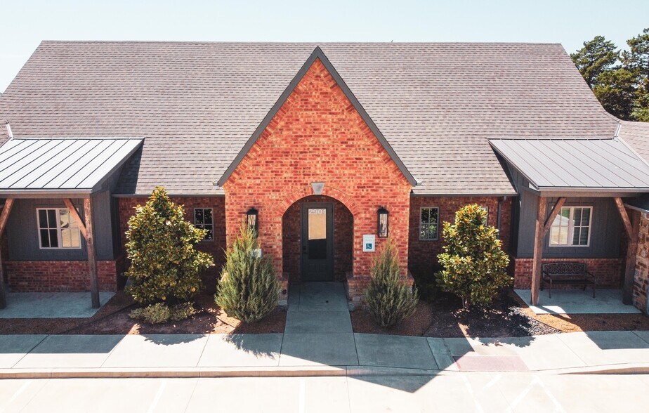 2901 Fairfax Dr, Edmond, OK à louer - Photo de l’immeuble – Image 2 sur 16