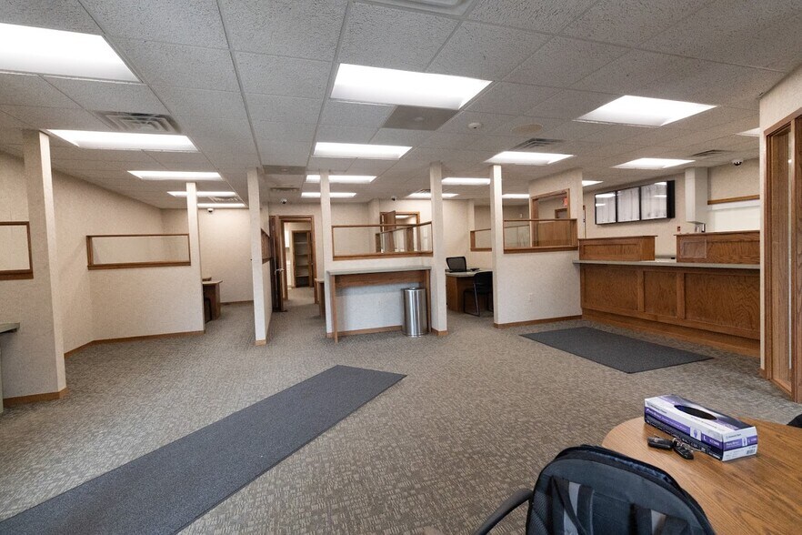 833 E 16th St, Holland, MI à louer - Hall d’entrée – Image 2 sur 27