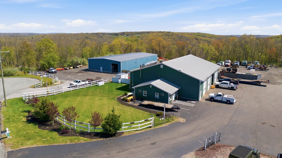 13 Tyler Dr, North Franklin, CT à vendre - Photo de l’immeuble – Image 1 sur 38