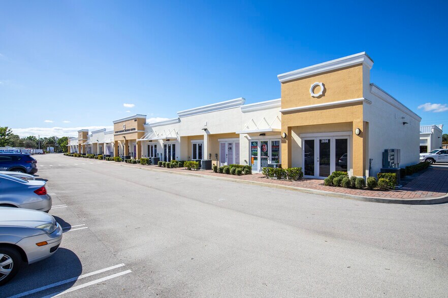 2652 SW Brigantine Pl, Port Saint Lucie, FL à louer - Photo de l’immeuble – Image 3 sur 14