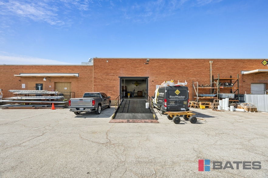 8900 Ambassador Row, Dallas, TX à vendre - Photo de l’immeuble – Image 3 sur 22