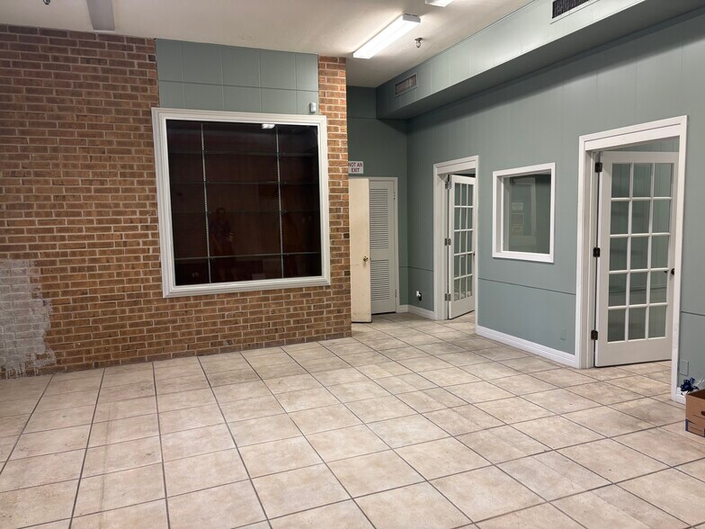 740 Fannin St, Beaumont, TX à louer - Hall d’entrée – Image 3 sur 19