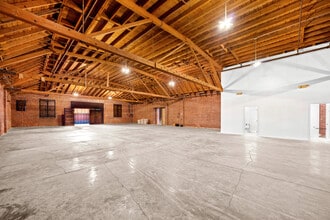 3841 Broadway Pl, Los Angeles, CA à louer Photo intérieure– Image 2 sur 7