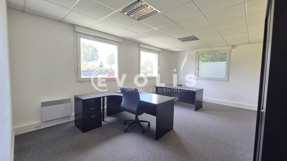 Bureau dans Magny-le-Hongre à louer - Photo intérieure – Image 2 sur 7