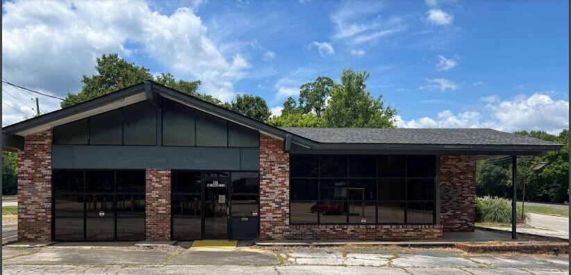 401 N Congress St, Winnsboro, SC à vendre - Photo de l’immeuble – Image 1 sur 4