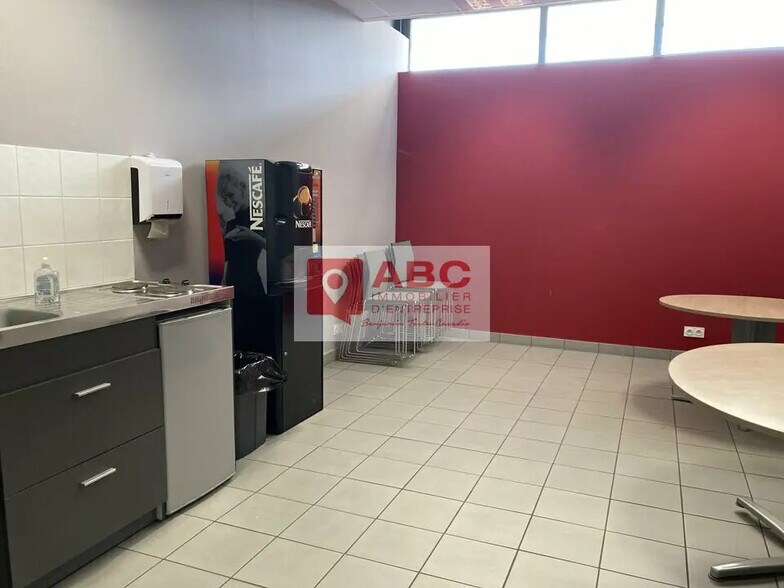 Local d'activités dans Rivesaltes à vendre - Photo de l’immeuble – Image 3 sur 5