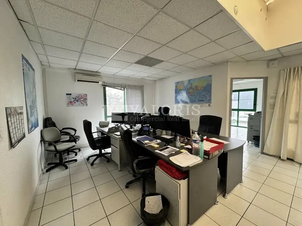 Bureau dans Saint-Bonnet-de-Mure à louer Photo intérieure– Image 1 sur 5