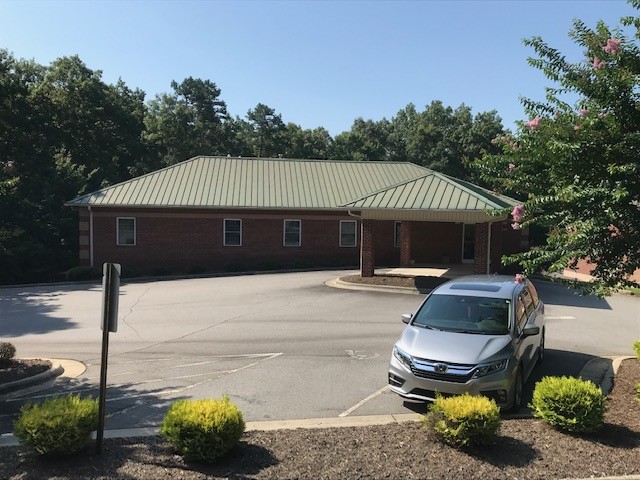 525 Samaritans Ridge Ct, Elkin, NC à vendre - Photo principale – Image 1 sur 13