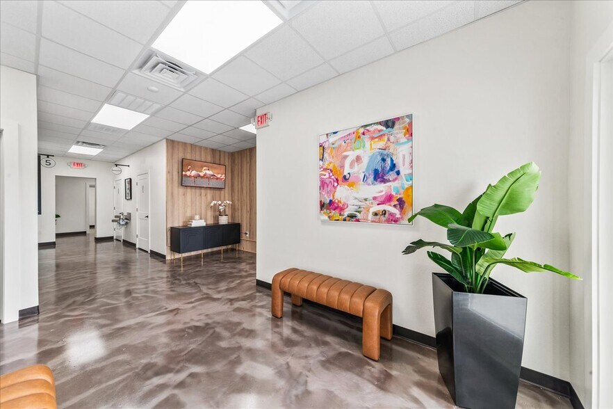 566 Barton Blvd, Rockledge, FL à louer - Photo de l’immeuble – Image 3 sur 14