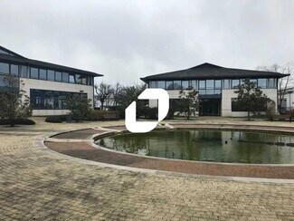 Plus de détails pour 10 Route Nationale, Trappes - Bureau, Local d'activités à louer