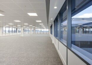 1 Christchurch Way, Woking à louer Photo intérieure– Image 2 sur 3
