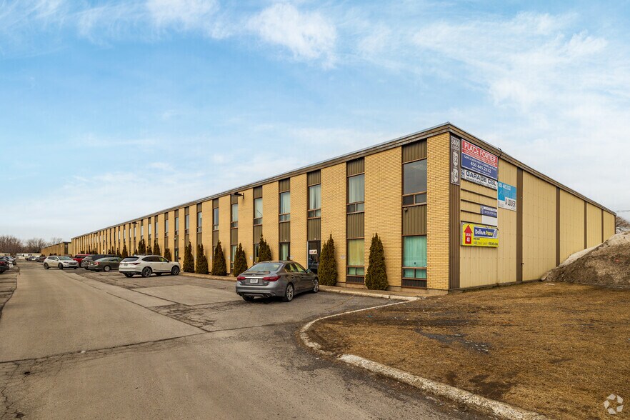 3400 Boul Losch, Saint-hubert, QC à louer - Photo de l’immeuble – Image 2 sur 4