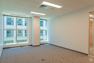 8010 Arco Corporate Dr, Raleigh, NC à louer Photo intérieure– Image 2 sur 2