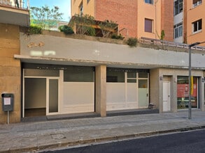Local commercial dans Manresa, Barcelona à louer Photo de la construction– Image 1 sur 8