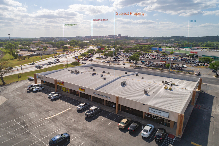 1104 Thorpe Ln, San Marcos, TX à louer - Photo de l’immeuble – Image 3 sur 7