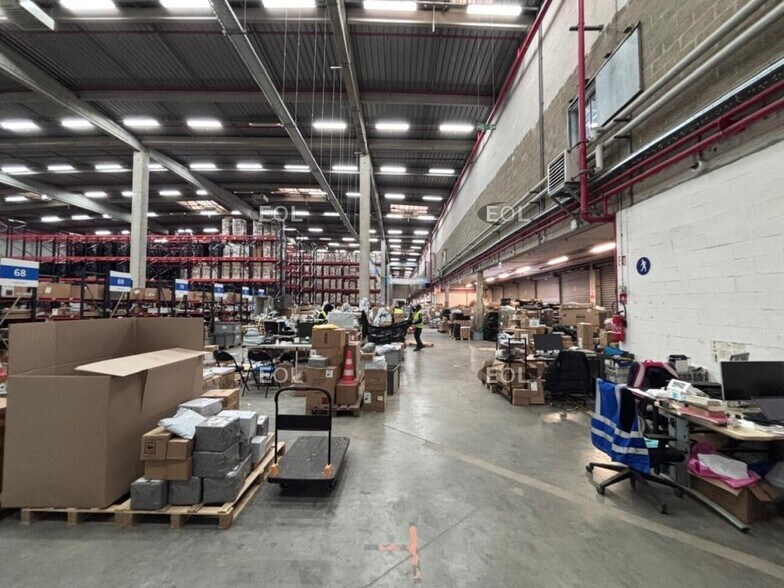 Industriel/Logistique dans SAINT-OUEN-L'AUMONE à louer - Photo de l’immeuble – Image 3 sur 9