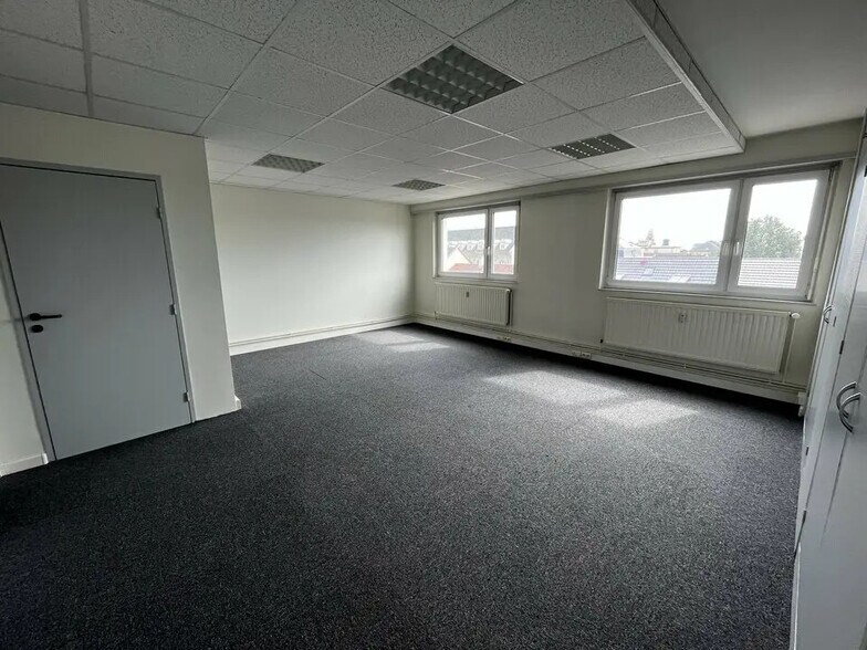 Bureau dans Colmar à louer - Photo de l’immeuble – Image 3 sur 8