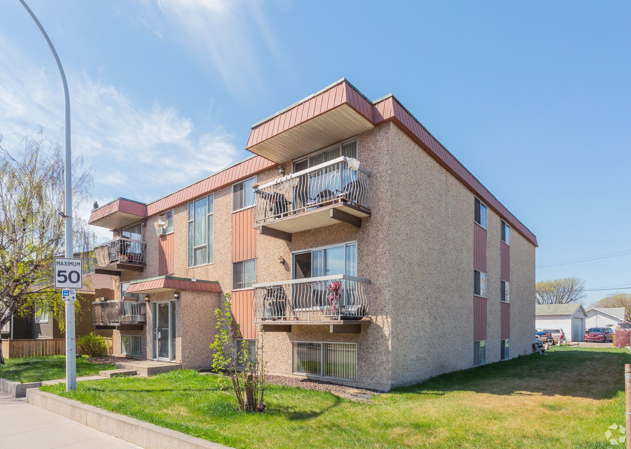 12444 82nd St NW, Edmonton, AB à vendre Photo principale– Image 1 sur 2