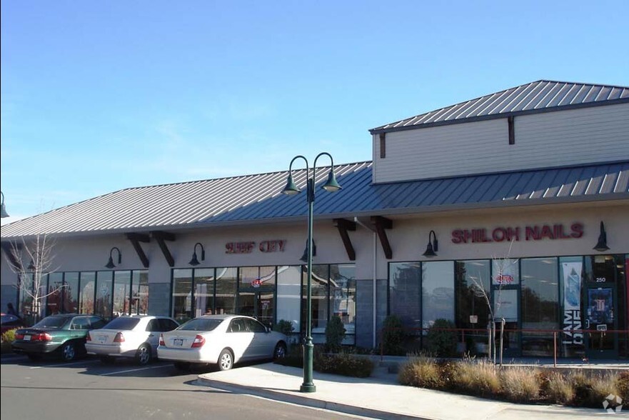 6580 Hembree Ln, Windsor, CA à louer - Photo de l’immeuble – Image 3 sur 14