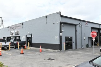 Plus de détails pour 4200-4250 NW 72nd Ave, Miami, FL - Industriel/Logistique à vendre