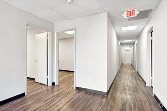 6481 Peachtree Industrial Blvd, Atlanta, GA à louer Hall d’entrée– Image 2 sur 7