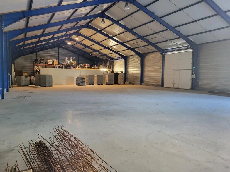 Industriel/Logistique dans Vonnas à vendre - Photo de l’immeuble – Image 1 sur 11