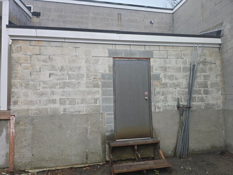 1438 Washington St, Stoughton, MA à louer - Photo de l’immeuble – Image 2 sur 4