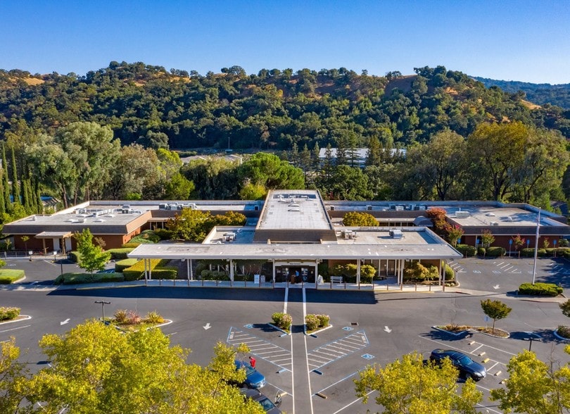 1220 Rossmoor Pky, Walnut Creek, CA à vendre - Photo de l’immeuble – Image 3 sur 6